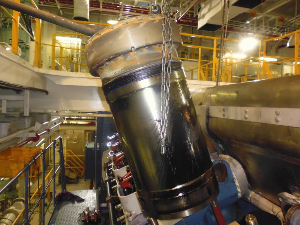 Cylinder unit being prepared and overhauled in workshop